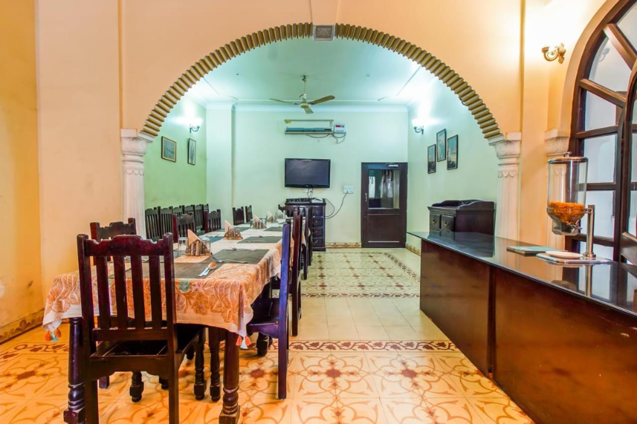 Hotel Utsav Niwas Джапур Экстерьер фото