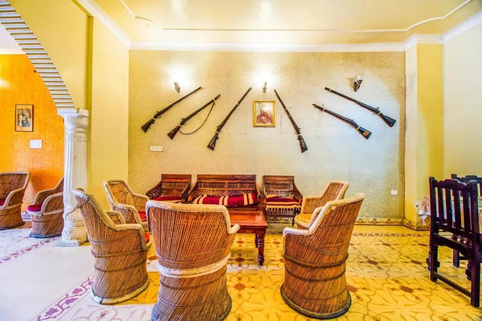 Hotel Utsav Niwas Джапур Экстерьер фото